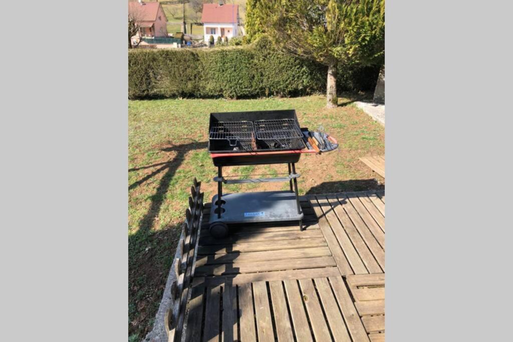 Logement Au Calme Dans Une Maison. Moirans-en-Montagne Buitenkant foto